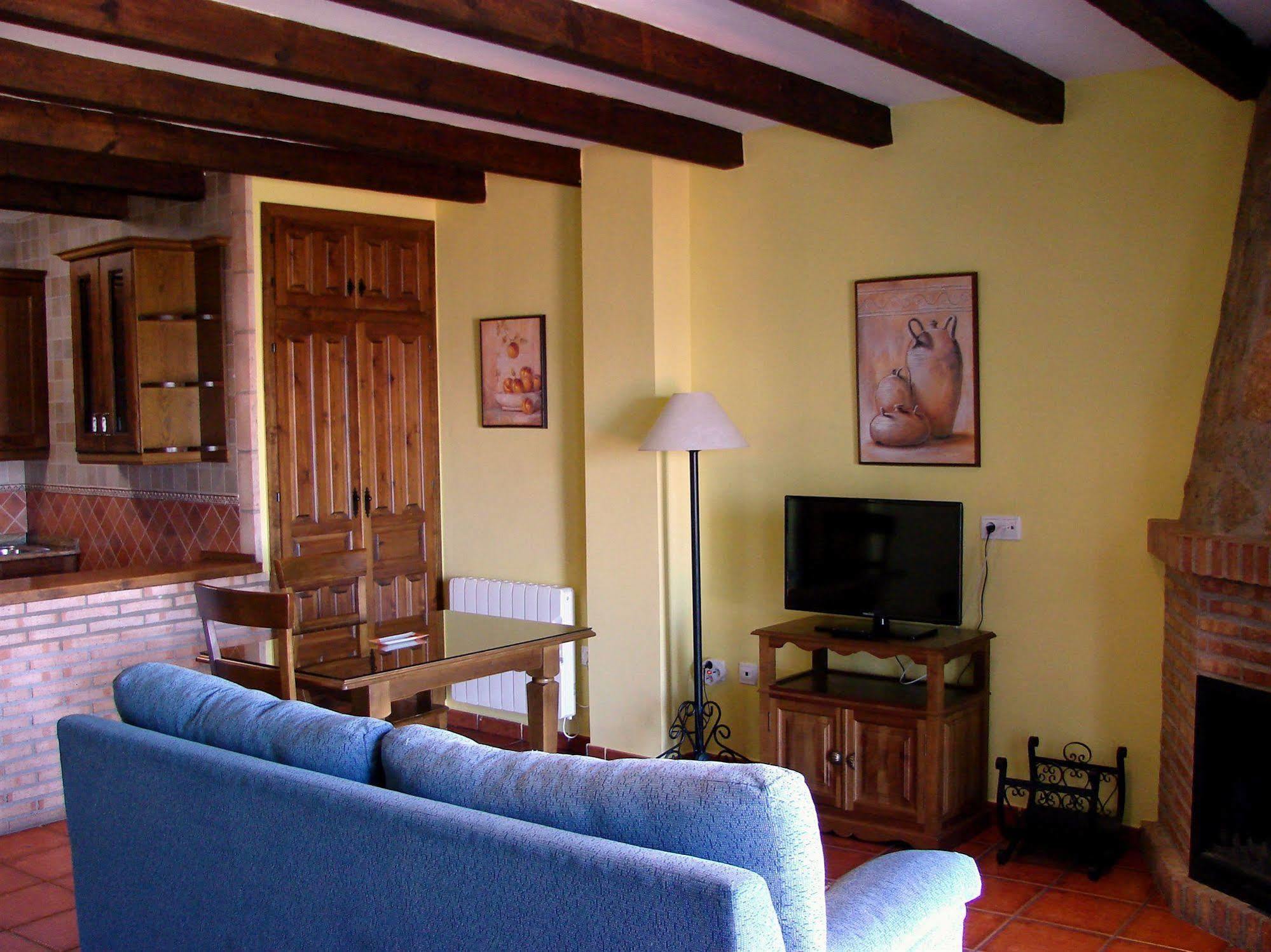 Apartamentos Sierra De Segura セグラ・デ・ラ・シエラ エクステリア 写真
